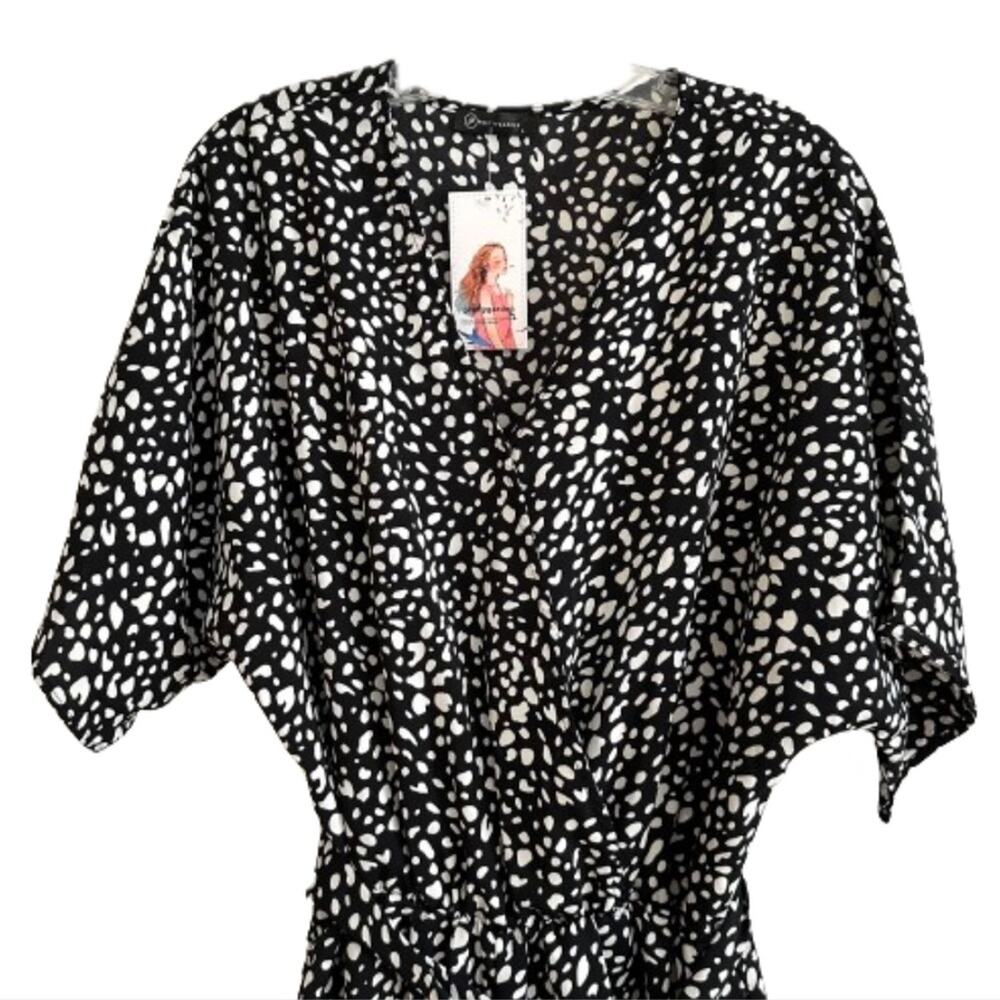 Pretty Garden Romper Black White Print V-Neck 1/2 Sleeve Belted Pocket Large NEW - Picture 4 of 13